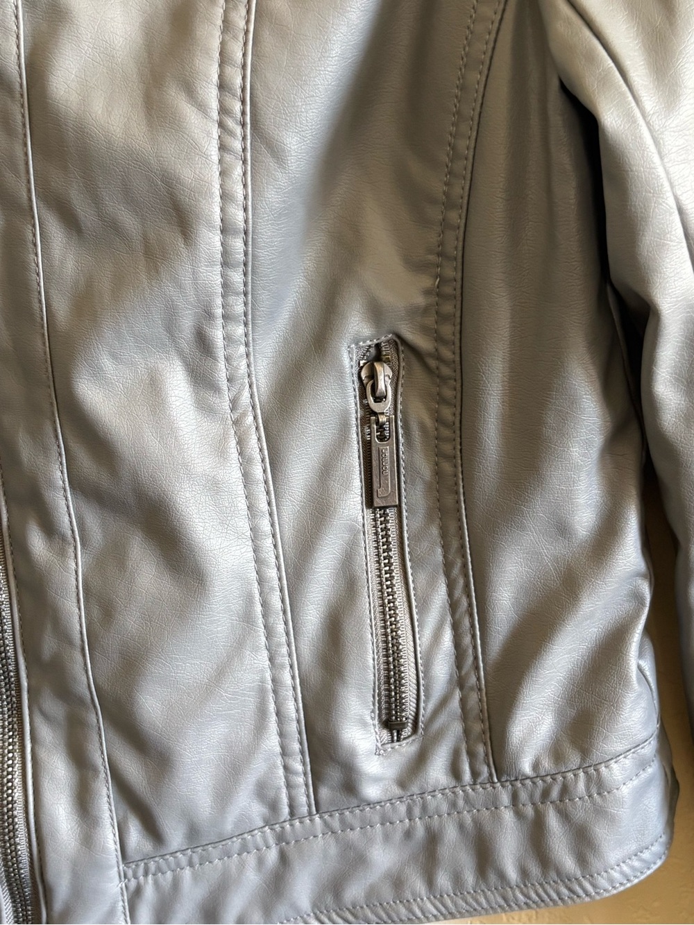 JouJou Women’s Gray Faux Leather Moto Jacket with Plush Lining, Sz M - Picture 5 of 11